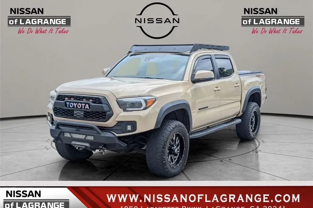 2019 Toyota Tacoma TRD Off-Road photo 1