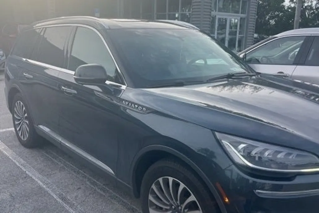 2023 Lincoln Aviator Reserve photo 1