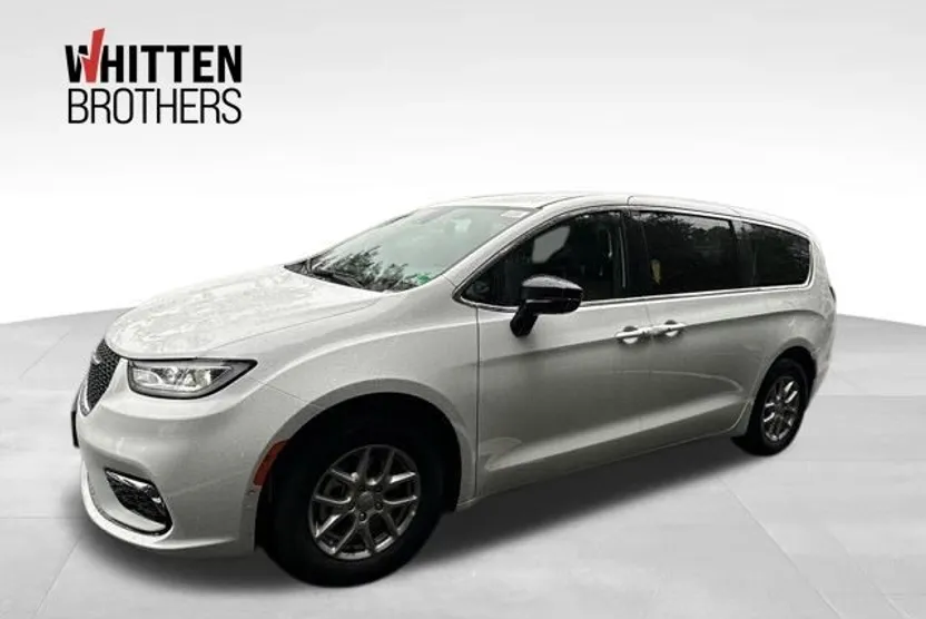 2026 Chrysler Pacifica photo 1