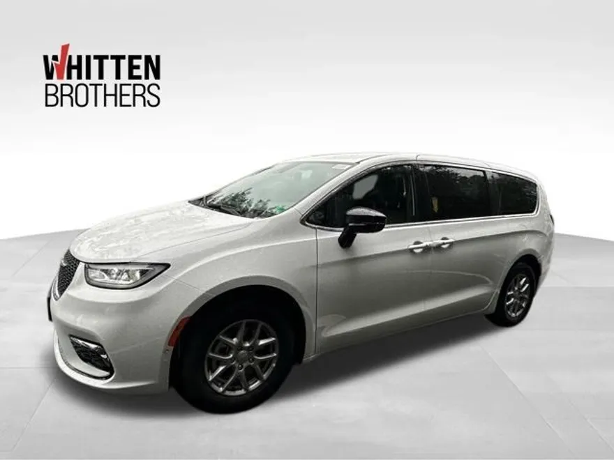 2026 Chrysler Pacifica photo 1