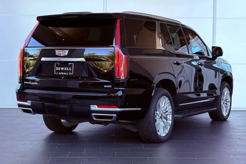 2025 Cadillac Escalade Premium Luxury photo 1