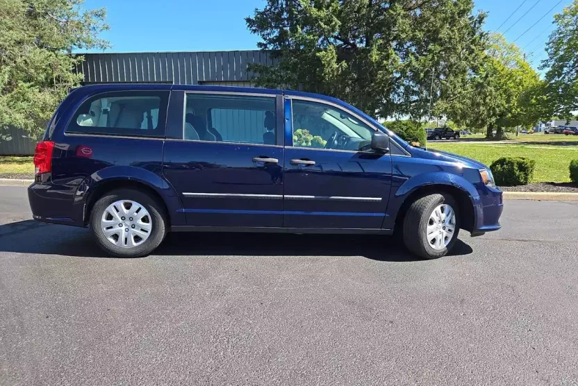 2014 Dodge Grand Caravan SE photo 1