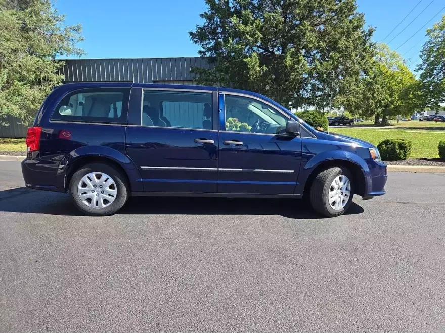 2014 Dodge Grand Caravan SE photo 1
