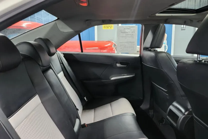 2014 Toyota Camry photo 1