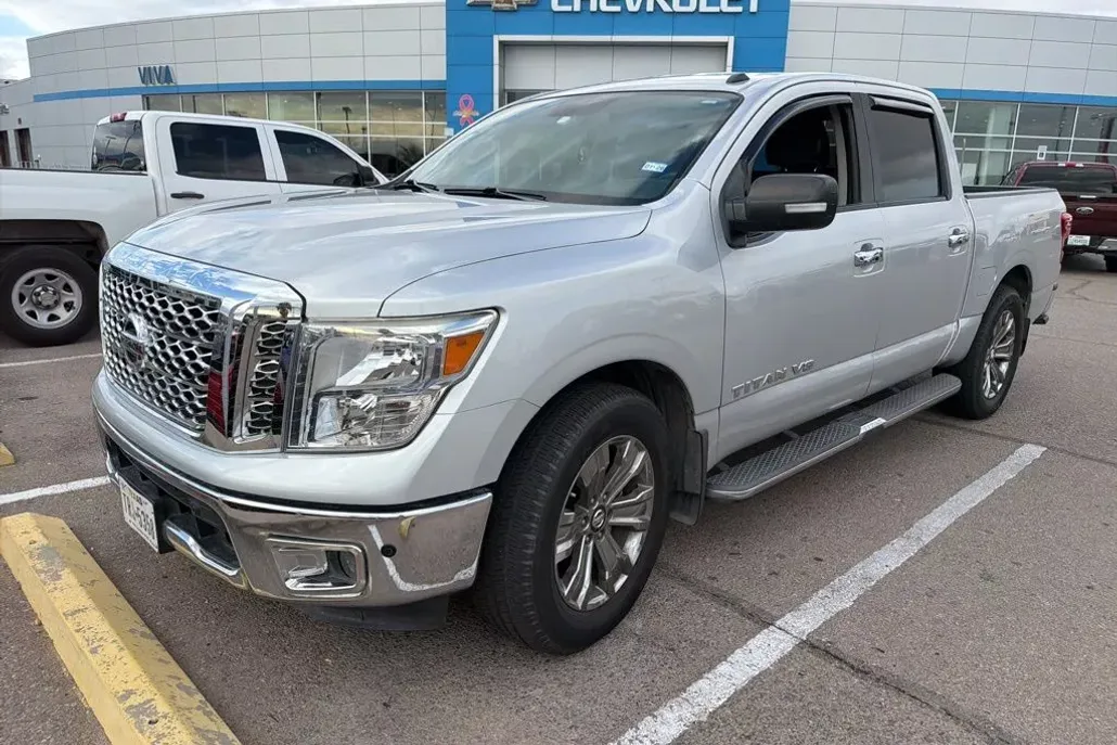 2019 Nissan Titan SV photo 1