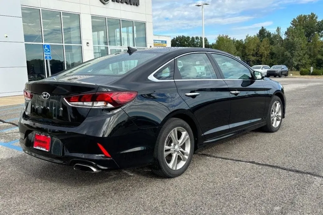 2019 Hyundai Sonata SEL photo 1