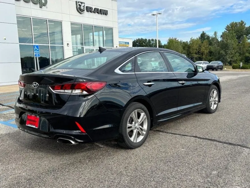 2019 Hyundai Sonata SEL photo 1