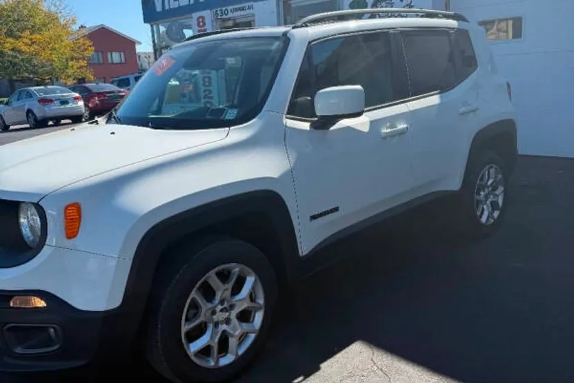 2015 Jeep Renegade Latitude North Edition photo 1