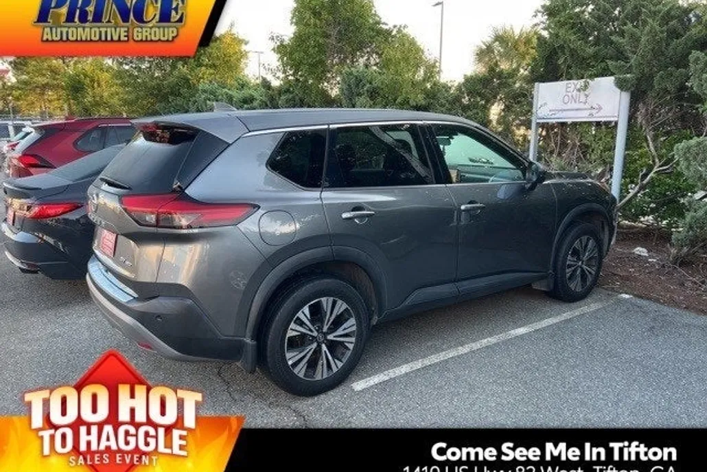 2021 Nissan Rogue SV photo 1