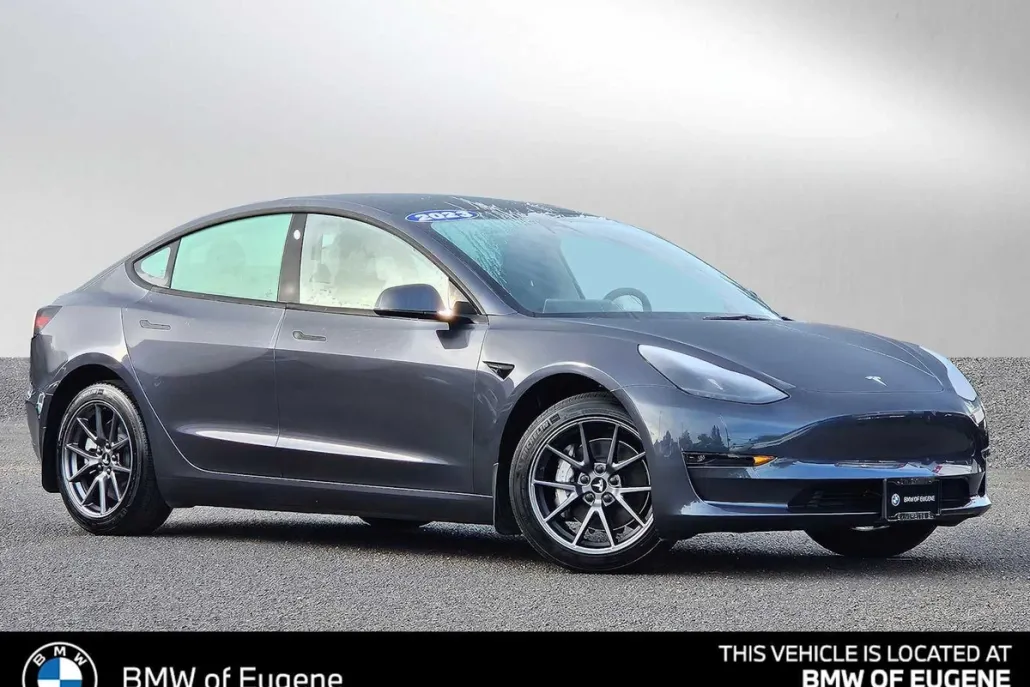 2023 Tesla Model 3 photo 1