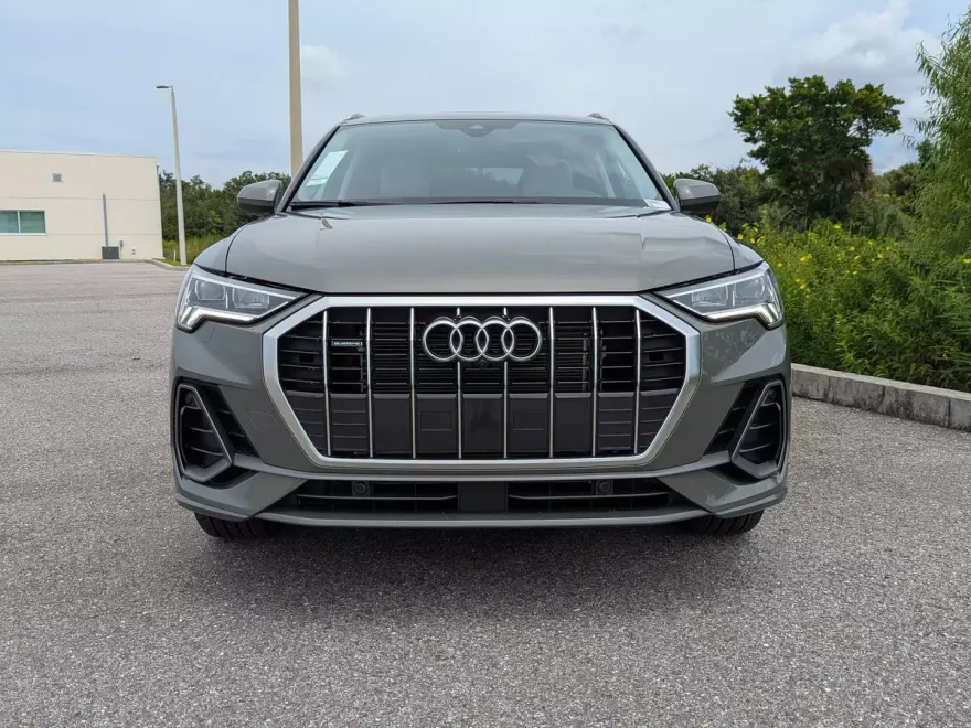 2025 Audi Q3 45 TFSI S line Premium Plus photo 1