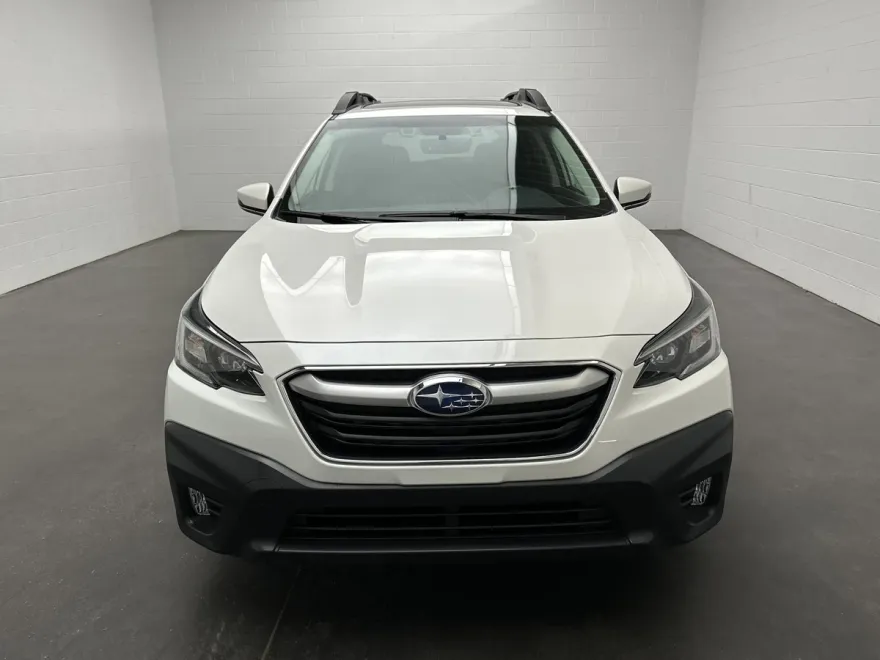 2022 Subaru Outback Premium photo 1