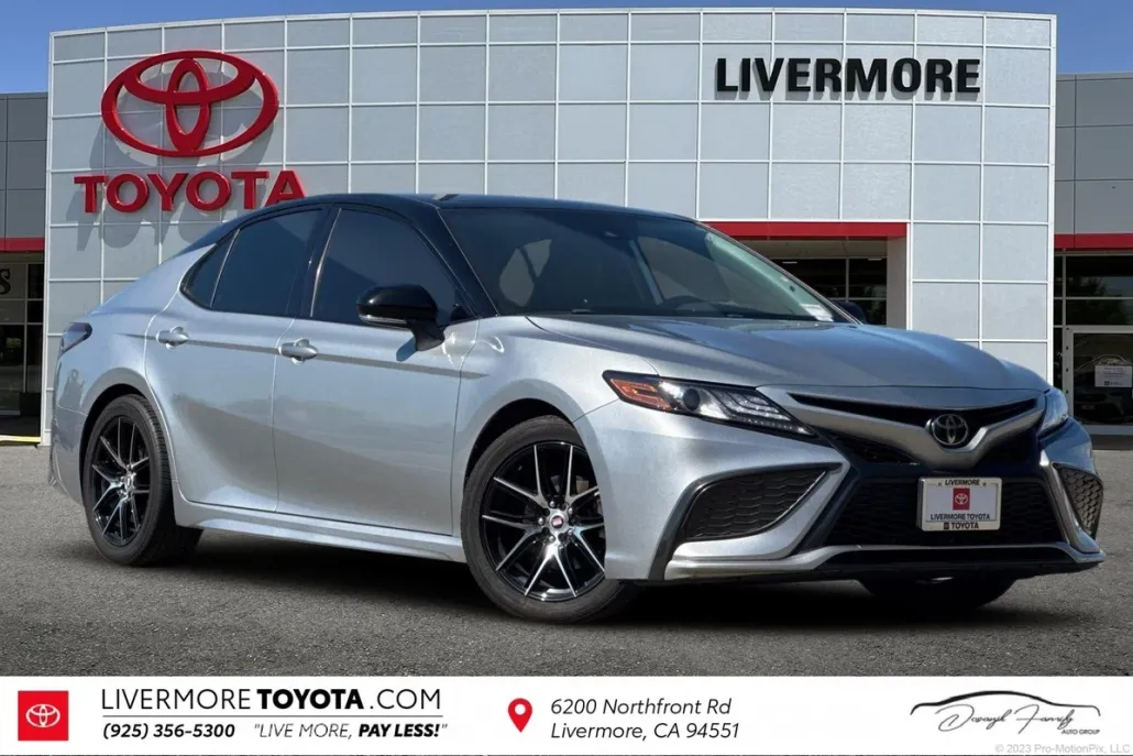 2022 Toyota Camry XSE photo 1