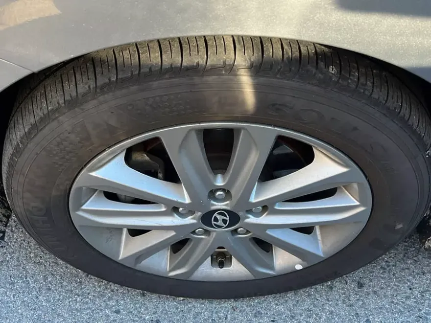 2016 Hyundai Elantra SE photo 1