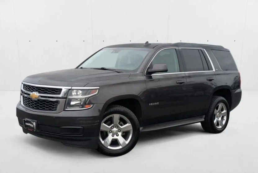 2016 Chevrolet Tahoe LT photo 1