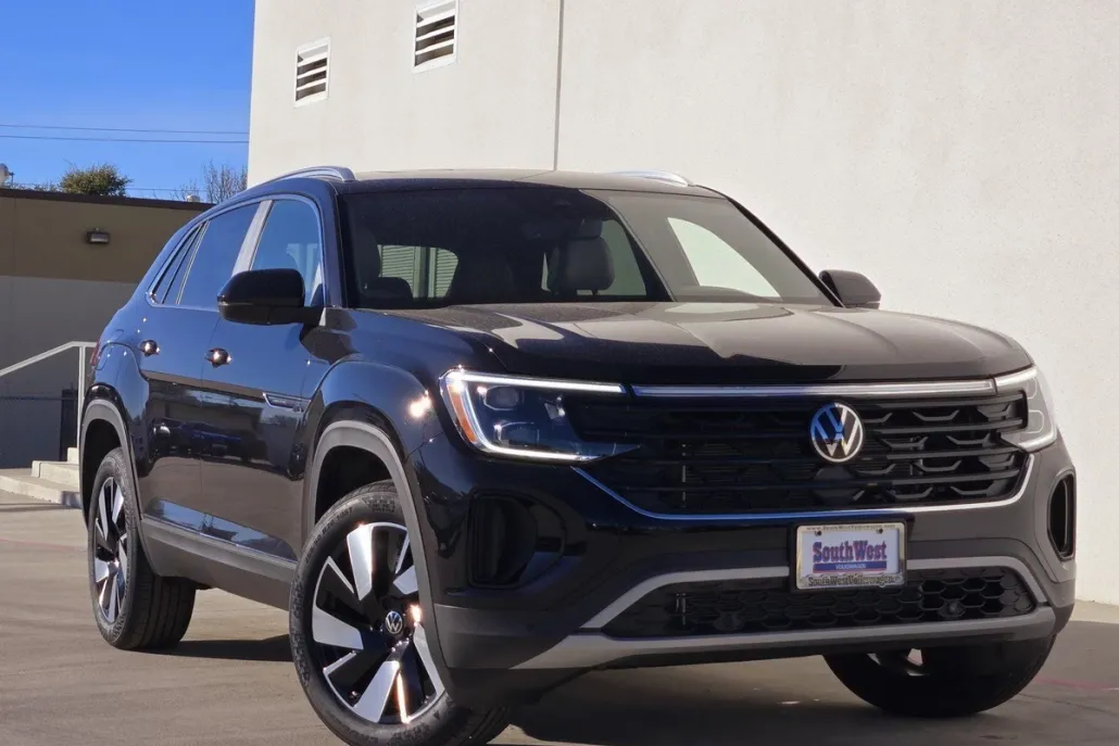 2025 Volkswagen Atlas Cross Sport SEL photo 1