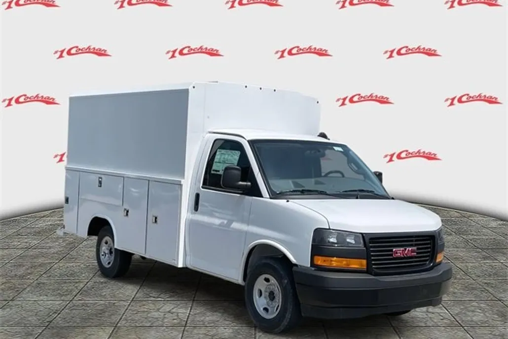 2025 Gmc Savana Cutaway 3500 photo 1