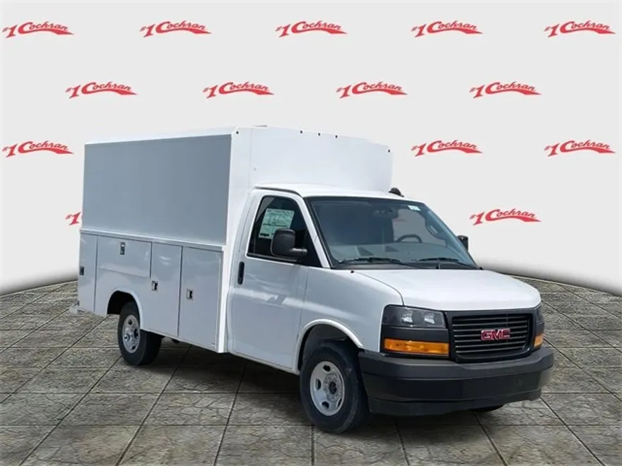 2025 Gmc Savana Cutaway 3500 photo 1