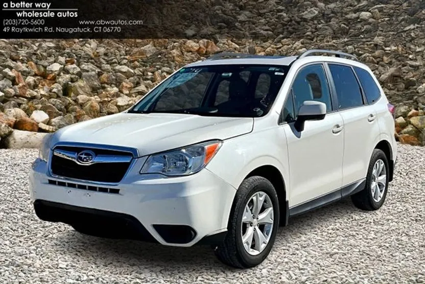 2015 Subaru Forester 2.5i Premium photo 1