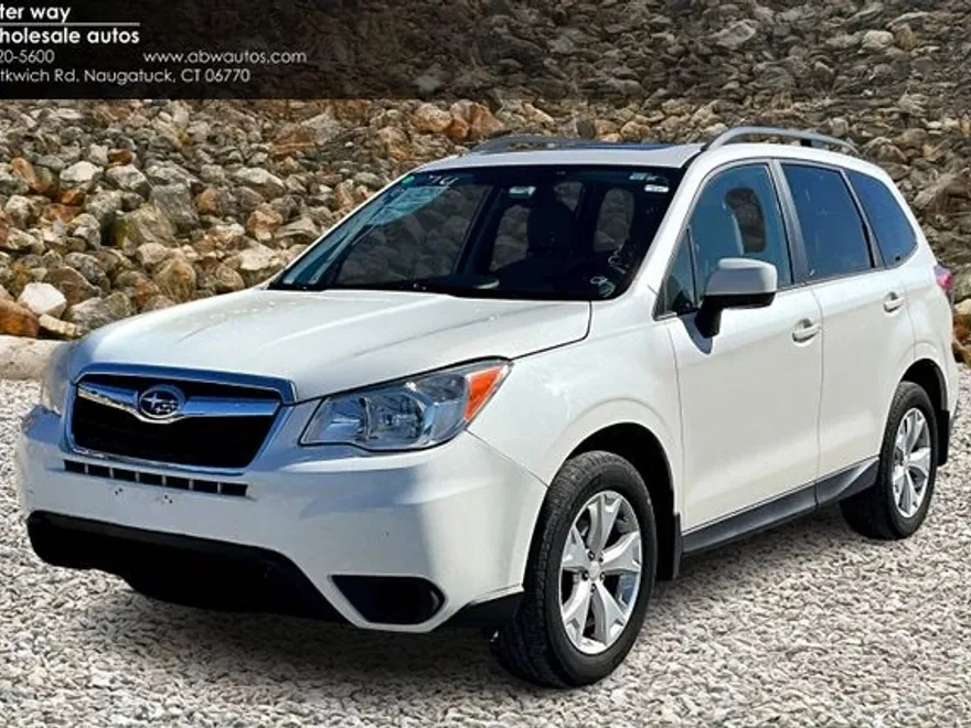2015 Subaru Forester 2.5i Premium photo 1