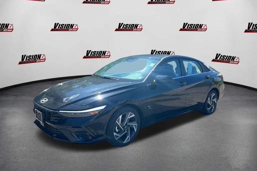 2025 Hyundai Elantra SEL Convenience photo 1