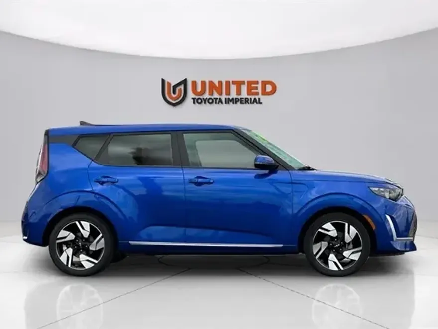 2024 Kia Soul GT-Line photo 1
