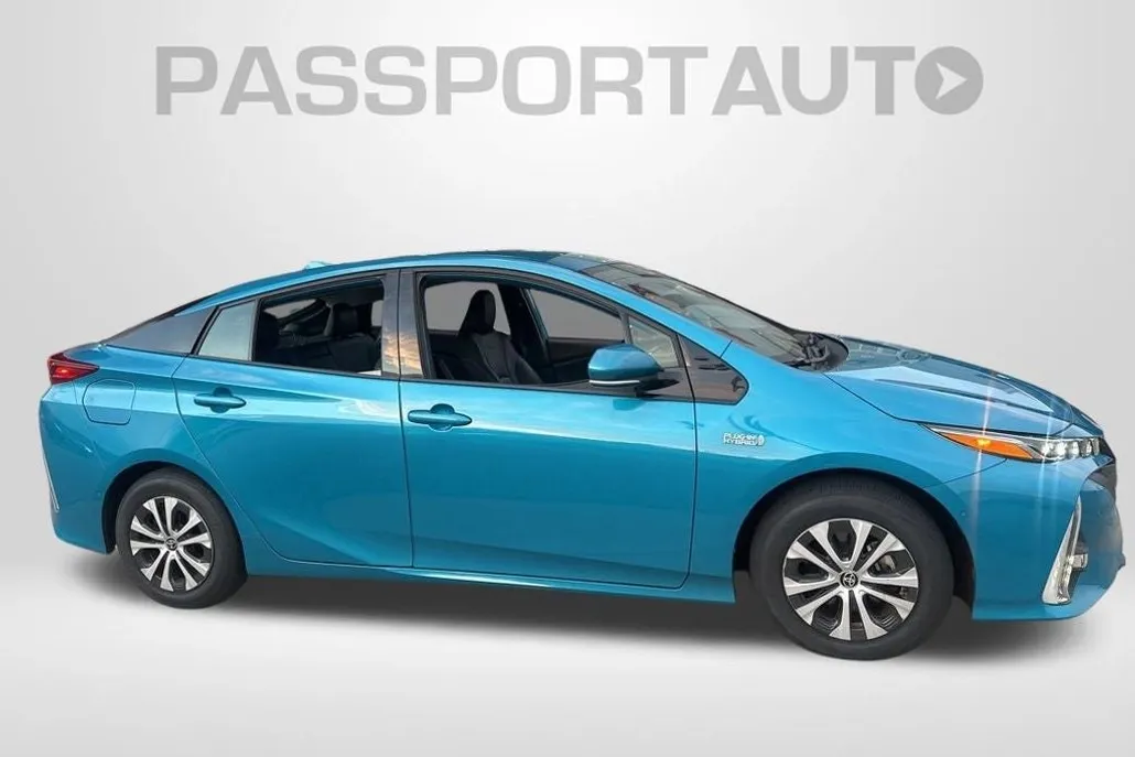 2020 Toyota Prius Prime Limited photo 1