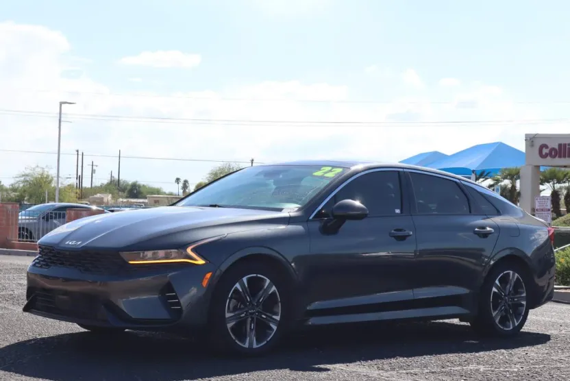 2022 Kia K5 EX photo 1