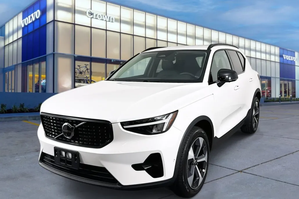 2024 Volvo XC40 Plus photo 1
