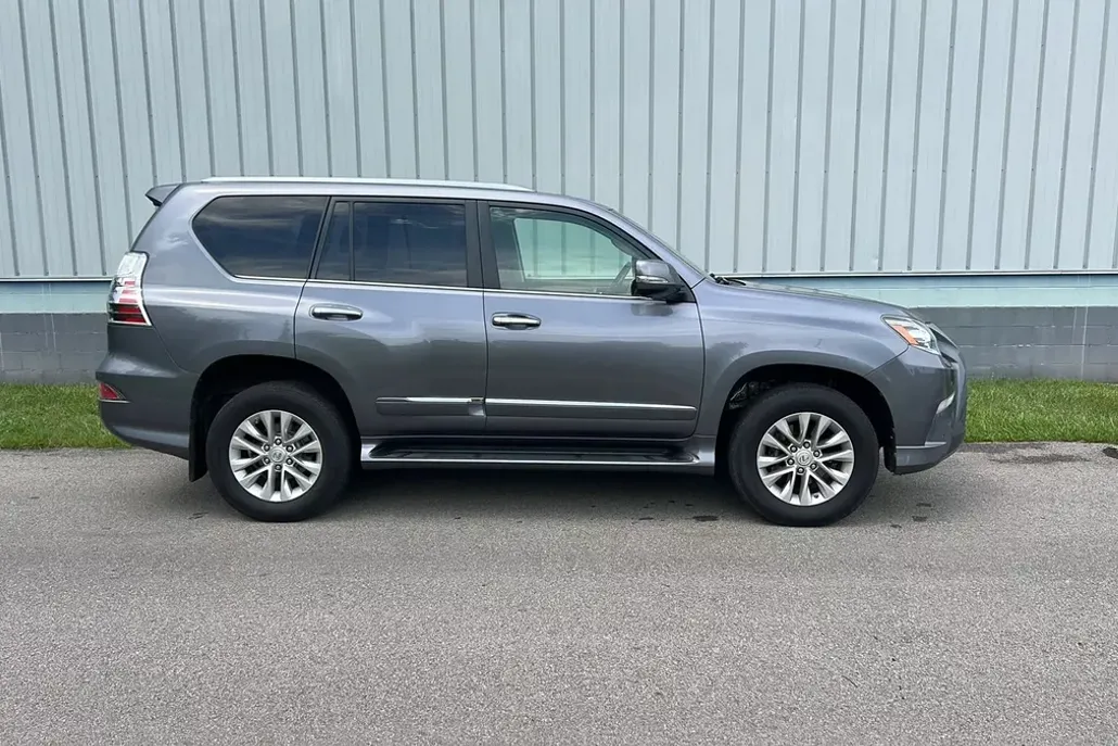 2018 Lexus GX 460 photo 1