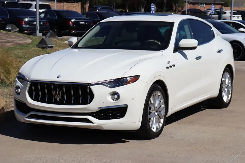 2022 Maserati Levante GT photo 1