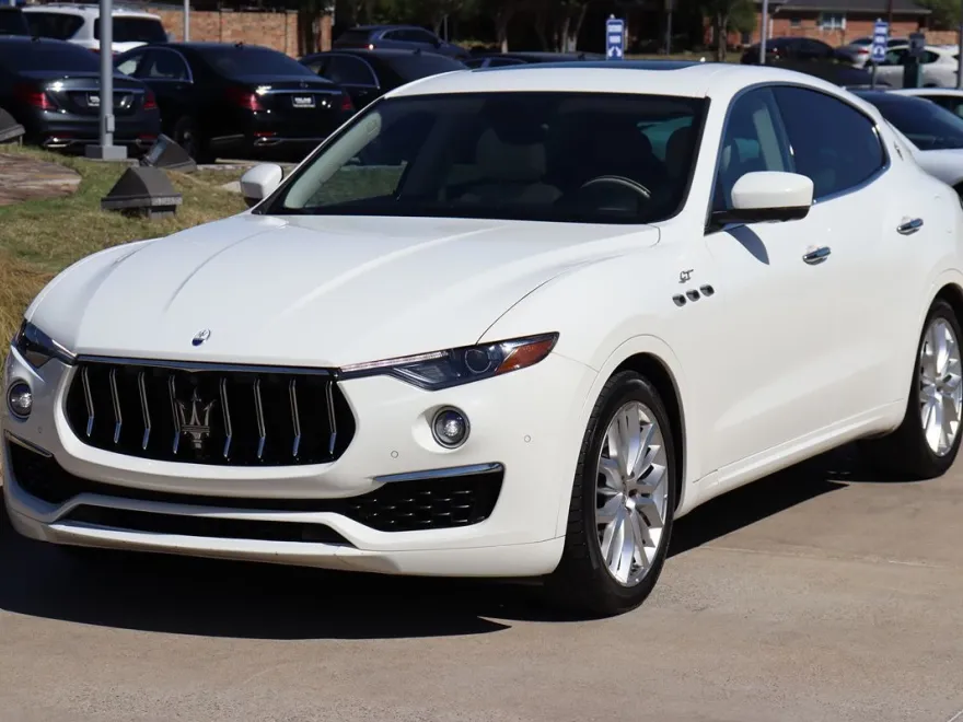 2022 Maserati Levante GT photo 1