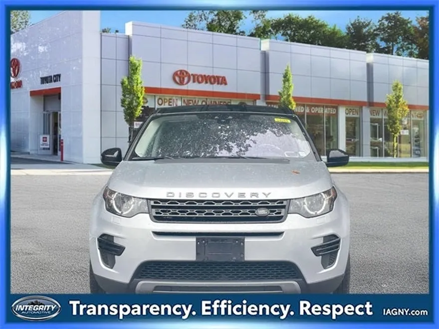 2018 Land Rover Discovery Sport SE photo 1