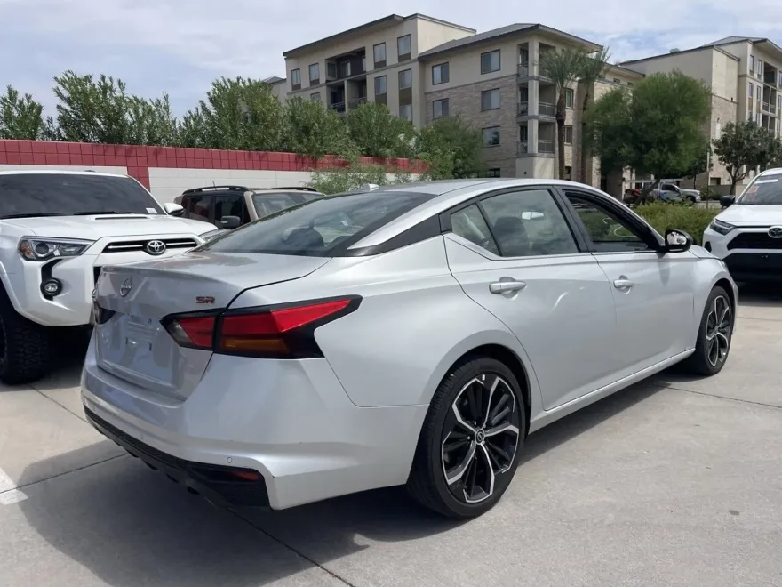 2024 Nissan Altima 2.5 SR photo 1