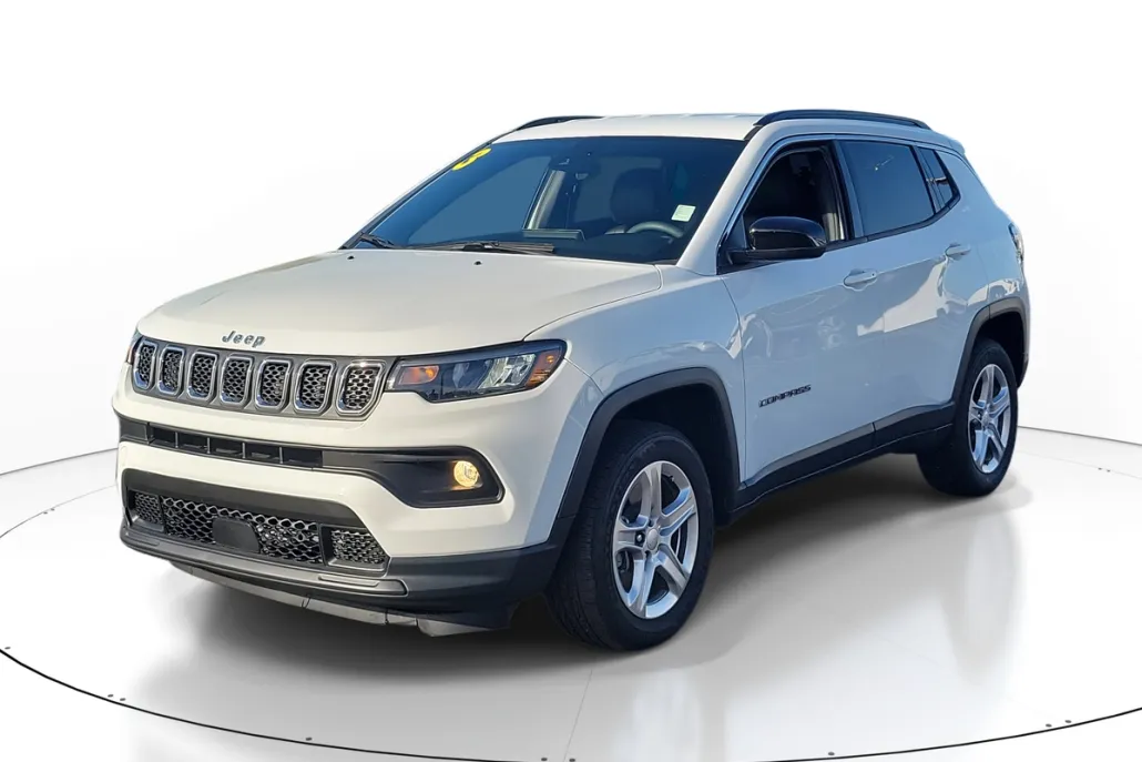 2023 Jeep Compass Latitude photo 1