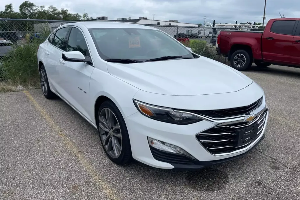 2023 Chevrolet Malibu 1LT photo 1