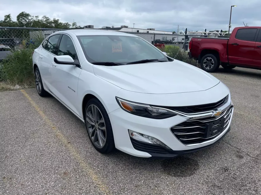 2023 Chevrolet Malibu 1LT photo 1