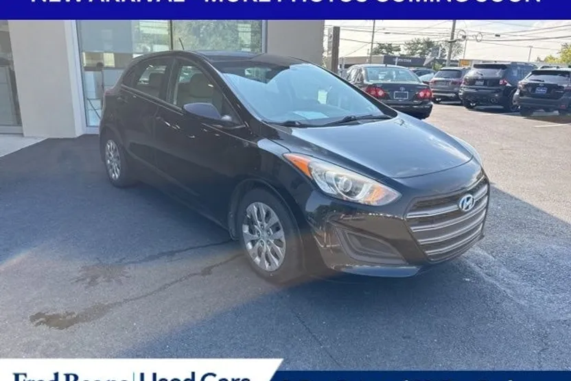 2016 Hyundai Elantra GT Base photo 1