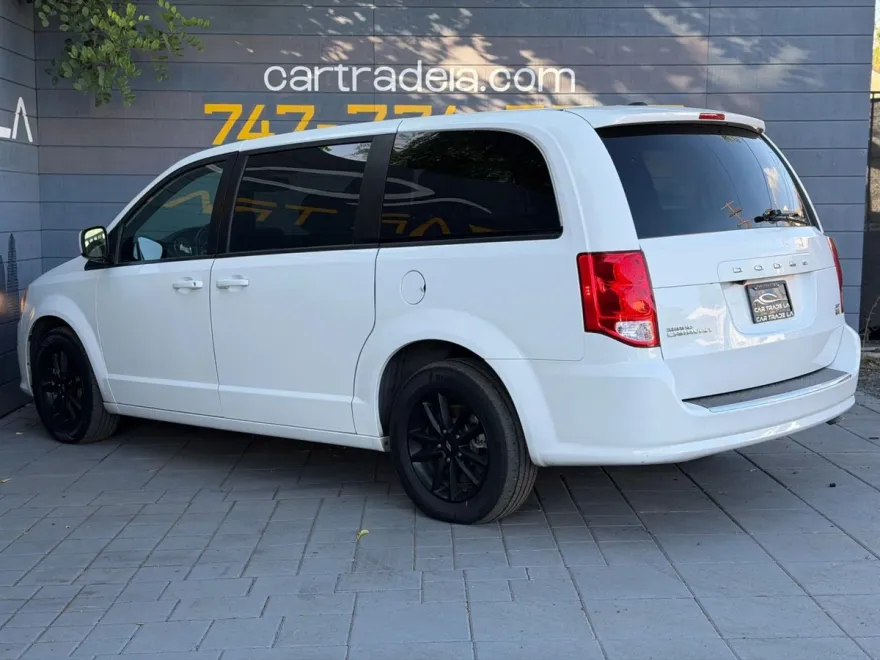 2019 Dodge Grand Caravan GT photo 1