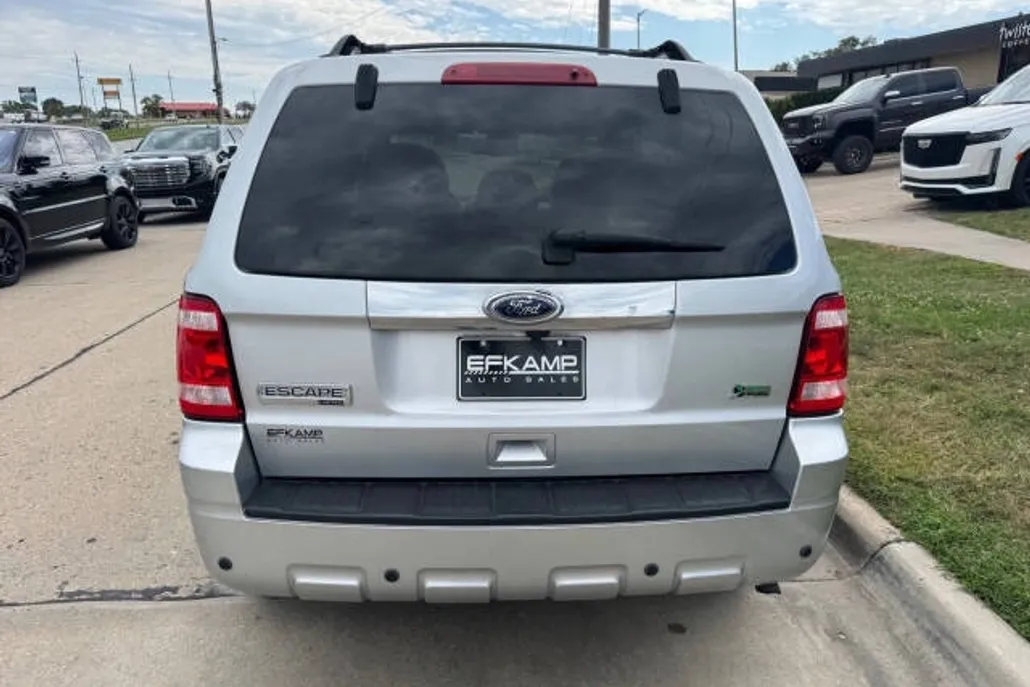 2010 Ford Escape Limited photo 1