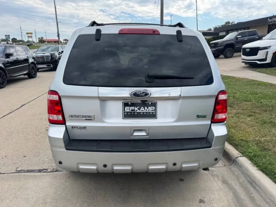 2010 Ford Escape Limited photo 1