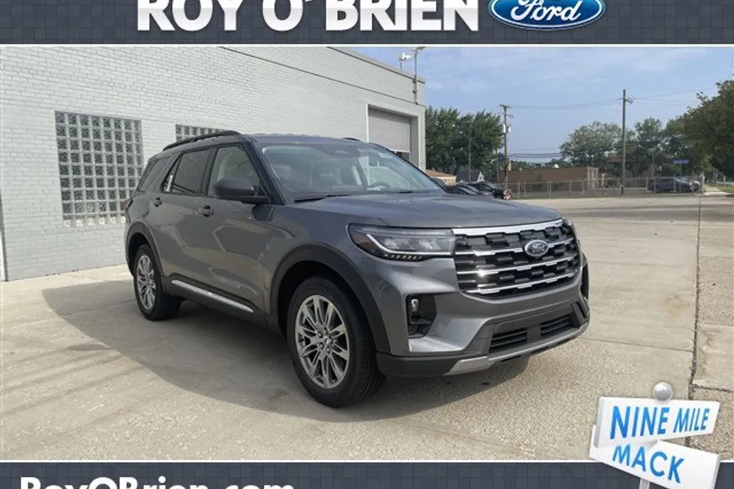 2025 Ford Explorer photo 1