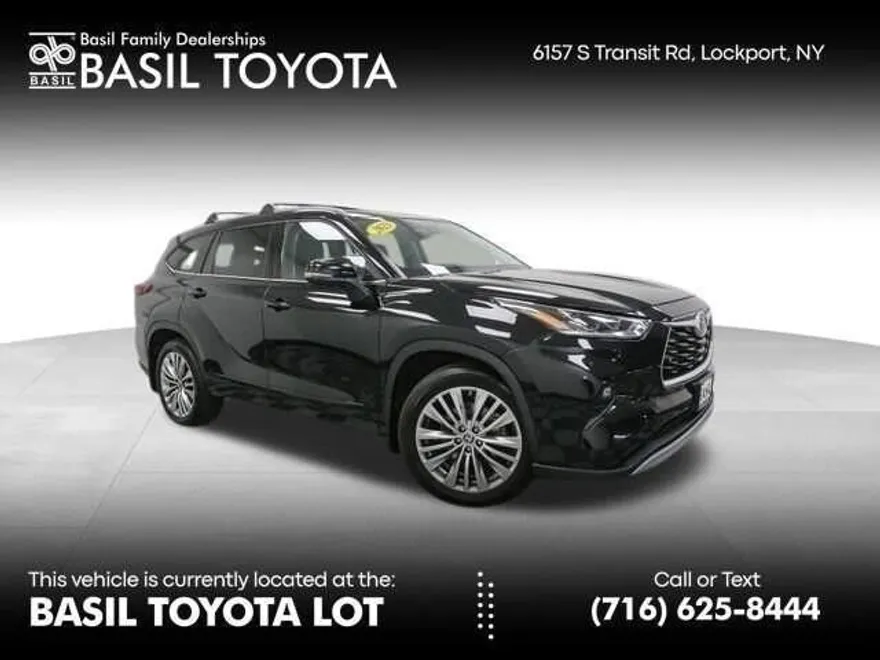 2023 Toyota Highlander Platinum photo 1