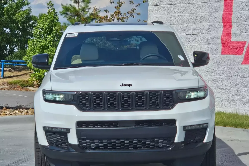 2025 Jeep Grand Cherokee Limited photo 1