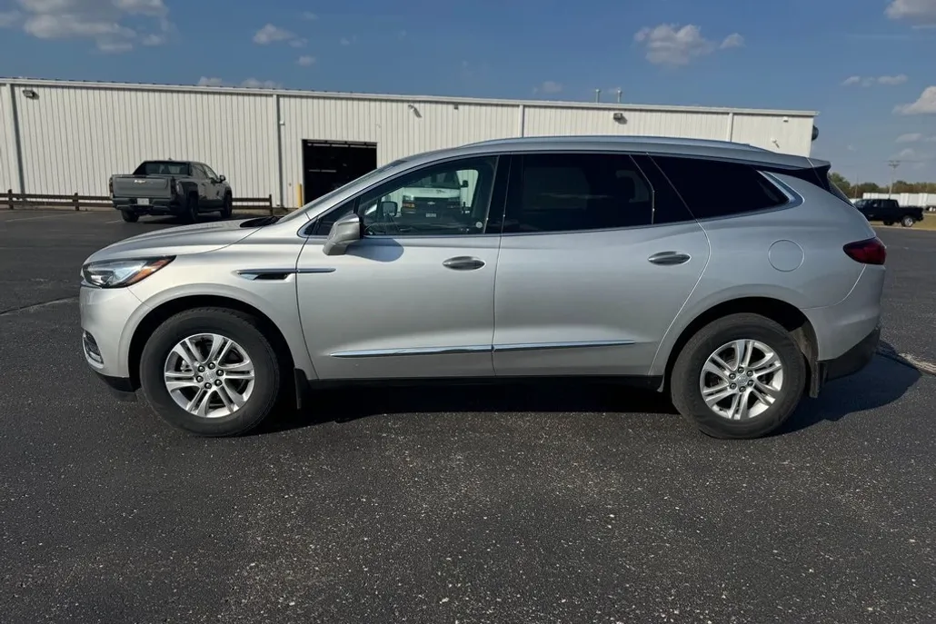 2021 Buick Enclave Essence photo 1