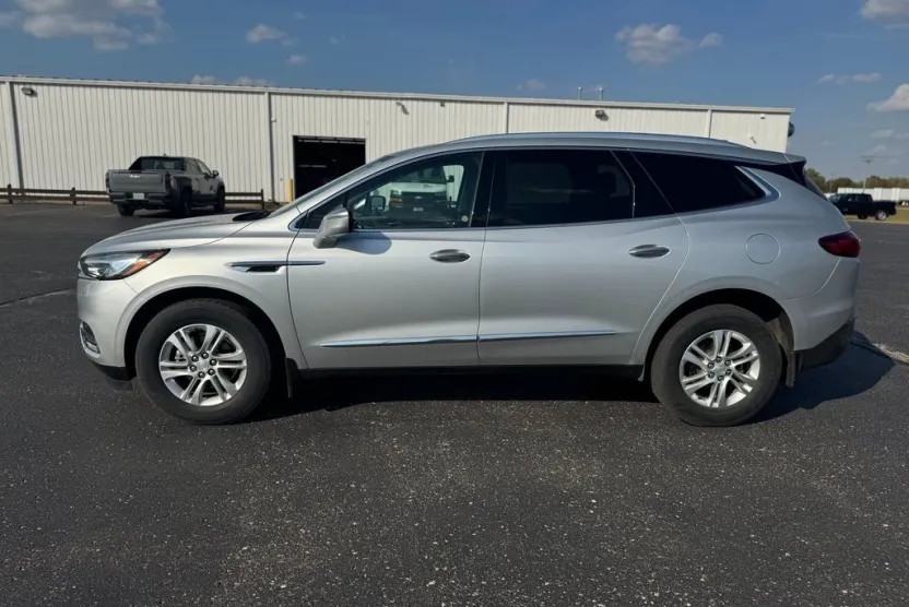 2021 Buick Enclave Essence photo 1