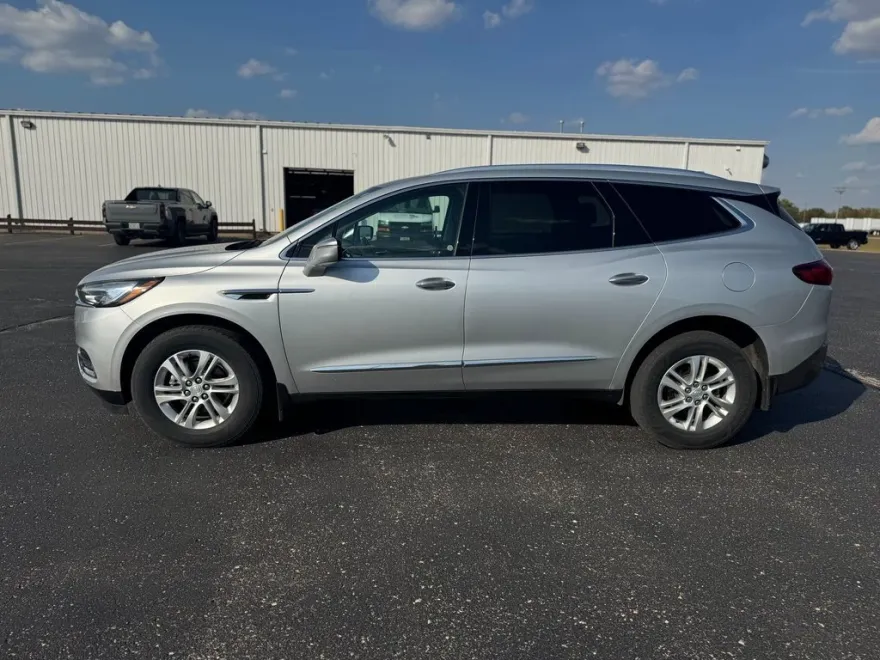 2021 Buick Enclave Essence photo 1
