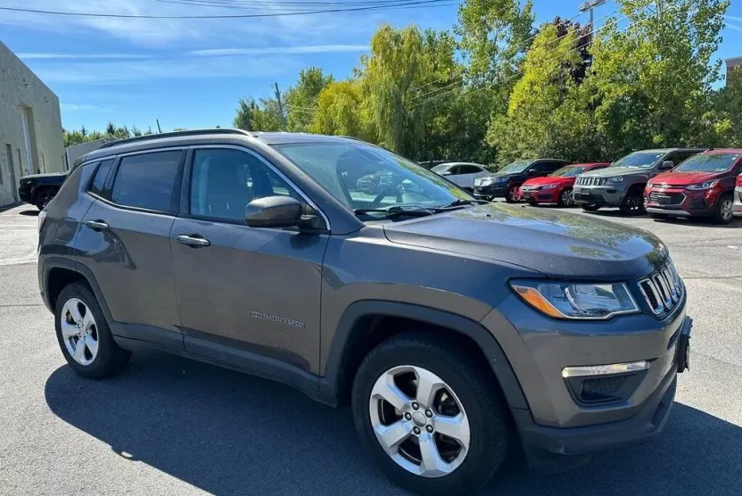 2019 Jeep Compass Latitude photo 1
