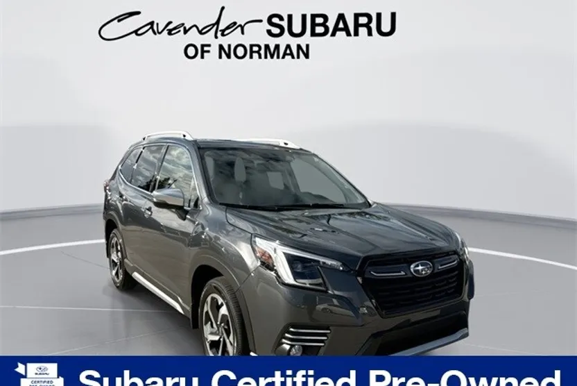 2023 Subaru Forester Touring photo 1
