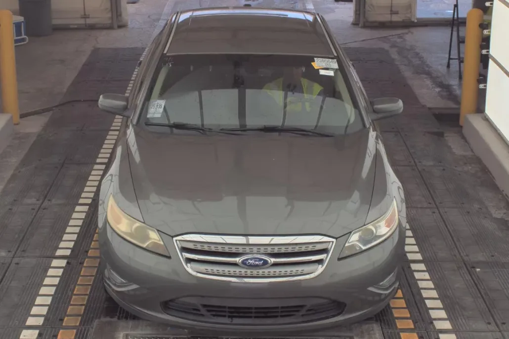 2012 Ford Taurus SEL photo 1